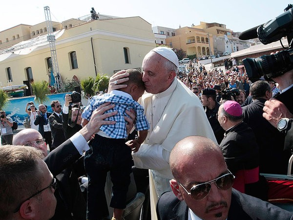 Đức Thánh Cha chọn đề tài Ngày Thế Giới di dân và tị nạn 2016