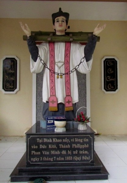 Áo Dòng Đẫm Máu