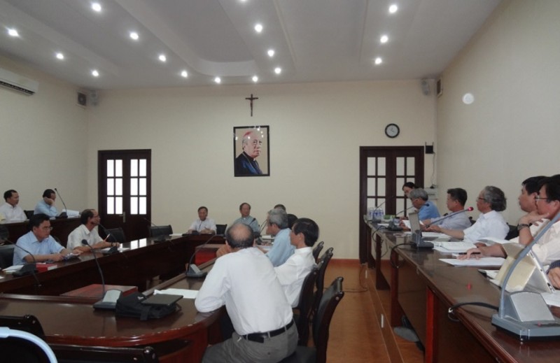 Các Đại Diện Tư Pháp Giáo Tỉnh Sài Gòn học tập Tự sắc “Mitis Iudex Dominus Iesus”.