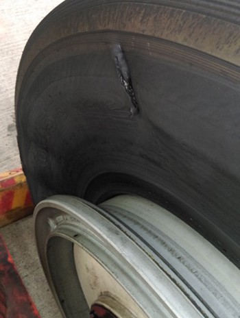 Máy bay Vietnam Airlines bị xịt lốp