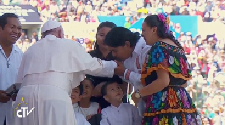 “Cha thích một gia đình thương tích hơn là một xã hội ái kỷ khép kín”