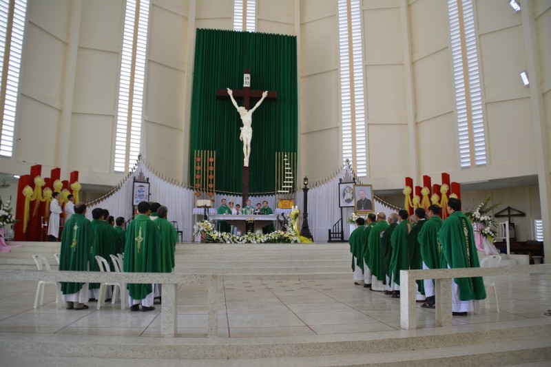 GIÁO PHẬN VĨNH LONG : LỄ GIỖ CẦU CHO ĐỨC CHA GIACÔBÊ