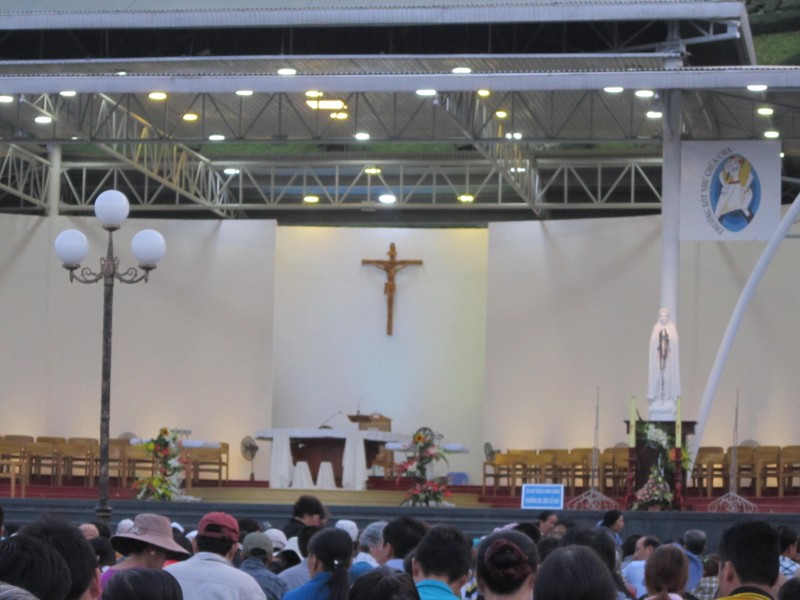 Thánh lễ Minh Niên tại trung tâm Thánh Mẫu Tàpao