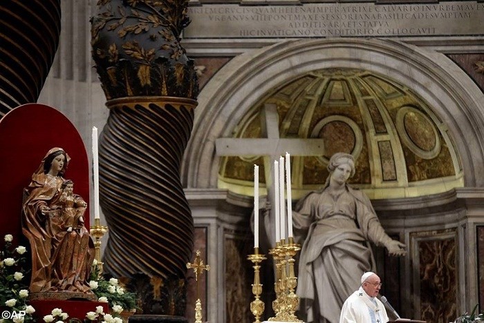 Một dòng chảy khốn khổ không là gì trước đại dương lòng thương xót