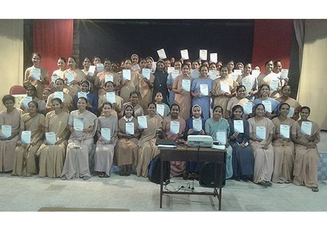 Sáu mươi nữ tu Ấn Độ cam kết hiến tặng đôi mắt.