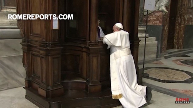 Đức Giáo Hoàng Phanxico xưng tội tại Thánh đường Thánh Phêrô