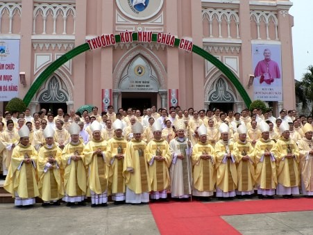 Lễ nhậm chức Giám Mục Giáo Phận Đà Nẵng của ĐC Giuse Đặng Đức Ngân Toma