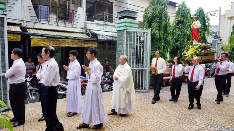 Gia đình Phạt Tạ Thánh Tâm mừng bổn mạng