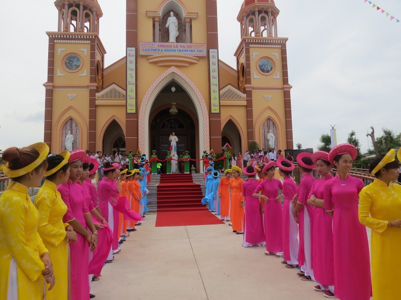 GIÁO PHẬN VĨNH LONG : LÀM PHÉP VÀ KHÁNH THÀNH NHÀ THỜ AN HIỆP