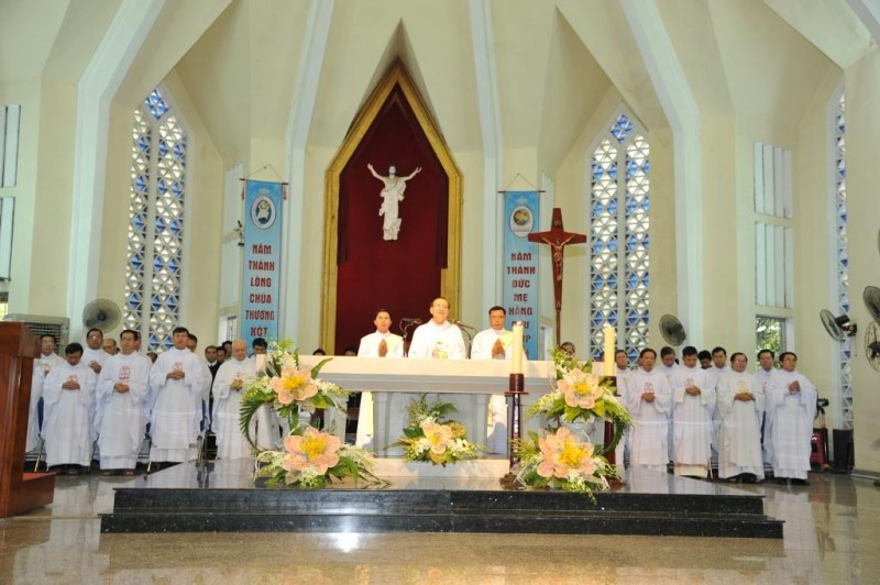 KẾT THÚC TAM NHẬT MỪNG ĐẠI LỄ ĐỨC MẸ HẰNG CỨU GIÚP