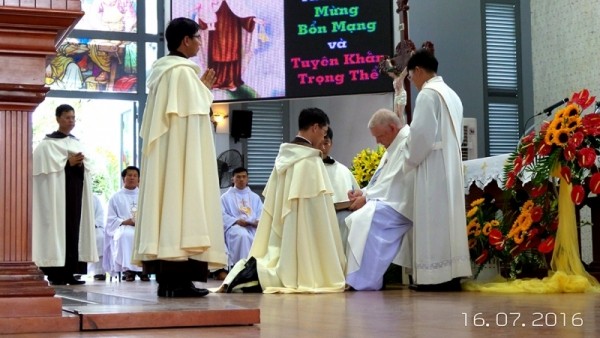 Dòng Cát Minh: Mừng 20 hồng ân