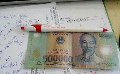 Những kiểu xài tiền khiến bạn cứ "nghèo mạt rệp" suốt đời