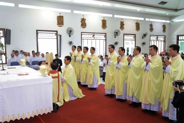Dòng Đồng Công: Thánh lễ truyền chức linh mục