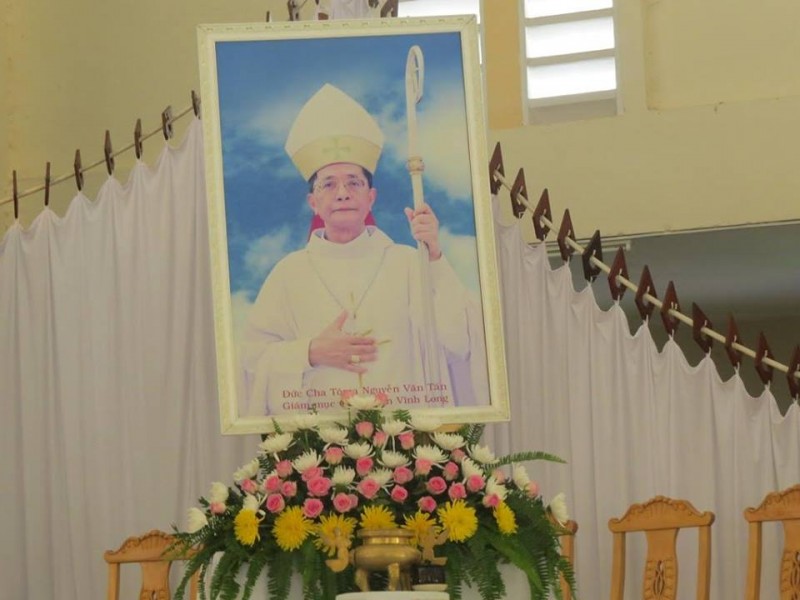 GIÁO PHẬN VĨNH LONG : LỄ GIỖ MÃN TANG ĐỨC CHA TÔMA
