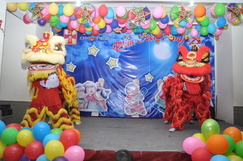 Các Em Thiếu Nhi Thánh Thể Đón Tết Trung Thu