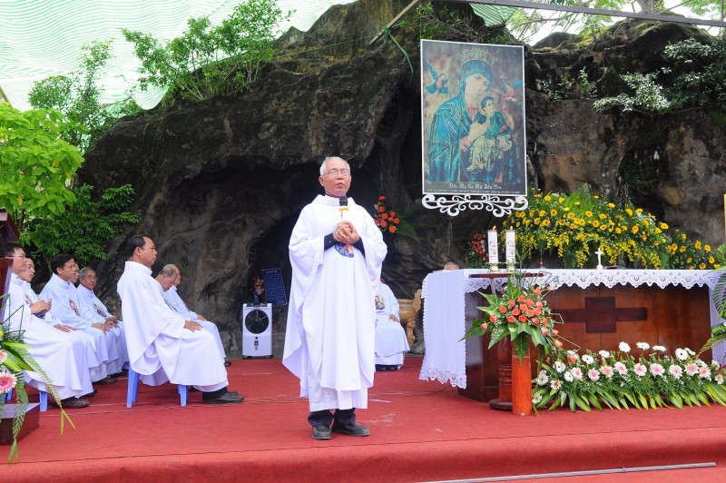 ĐỀN ĐỨC MẸ LA MÃ BẾN TRE MỪNG KỶ NIỆM 66 NĂM NGÀY ĐỨC MẸ LỘ HÌNH