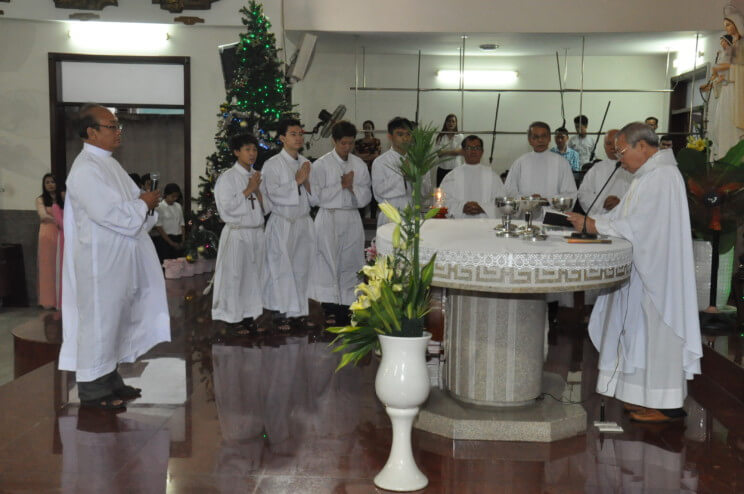 Thánh Lễ nghi thức trao ban thừa tác viên