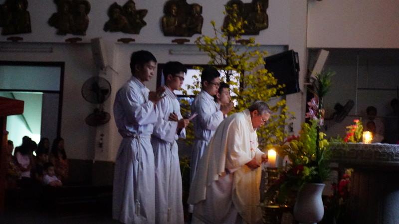 MỒNG HAI TẾT - KÍNH NHỚ ÔNG BÀ TỔ TIÊN