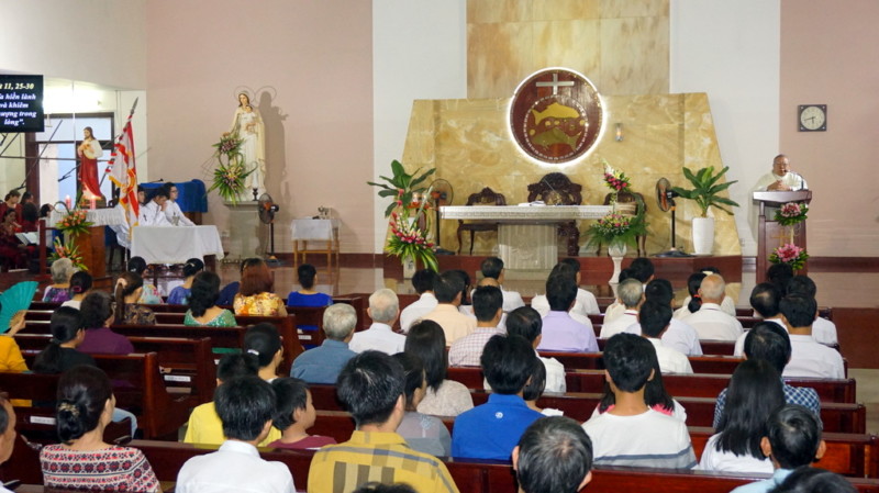 Gia đình Phạt tạ Thánh Tâm Phú Hòa mừng lễ Bổn Mạng