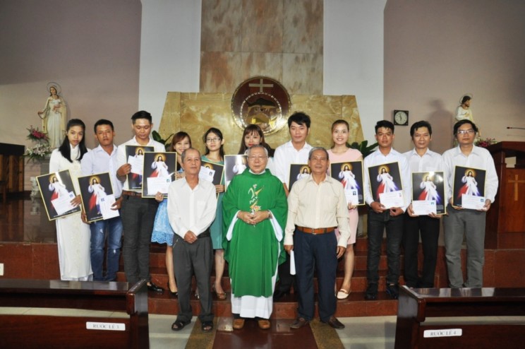 Thánh lễ tạ ơn và bế giảng lớp giáo lý hôn nhân năm 2017