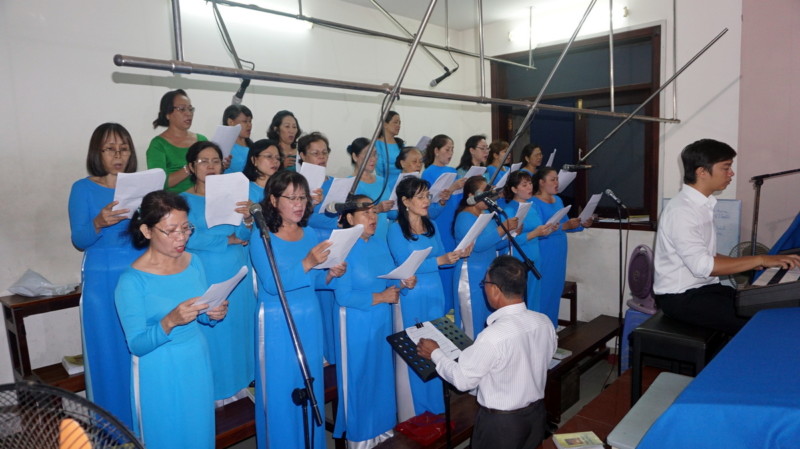 Ban Hát Các Bà Mẹ Công Giáo Mừng Lễ Bổn Mạng