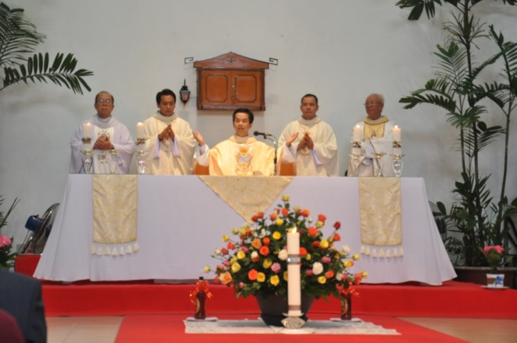 Thánh lễ mở tay tân linh mục Giuse Nguyễn Văn Giàu