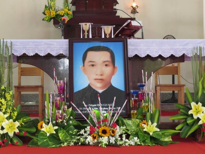 GIÁO PHẬN VĨNH LONG THÁNH LỄ GIỖ LẦN THỨ 70 CHA PHILIPPHÊ PHAN VĂN TUYỀN