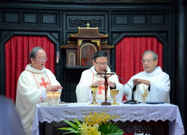Đức cha phụ tá Giuse Đỗ Mạnh Hùng: Dâng lễ tạ ơn 1 năm Giám mục