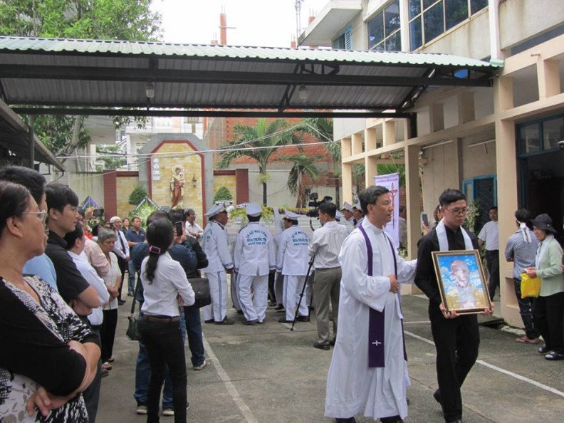 LINH MỤC VĂN SĨ “3 MIỀN” ĐÃ VỀ NHÀ CHA