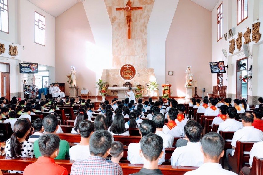 Huynh Trưởng và Giáo lý viên mừng bổn mạng