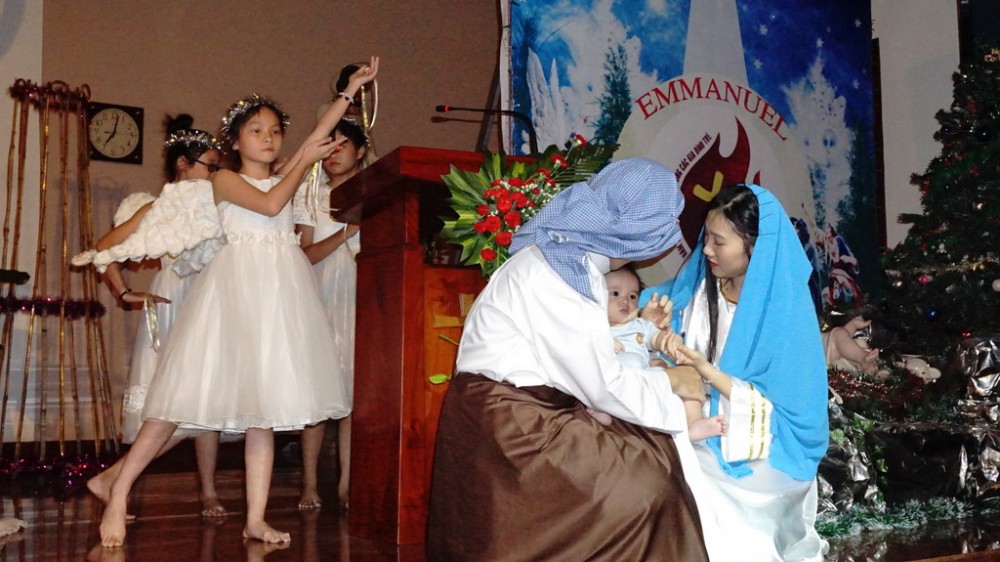 Thiếu nhi Thánh Thể diễn nguyện mừng Chúa giáng sinh