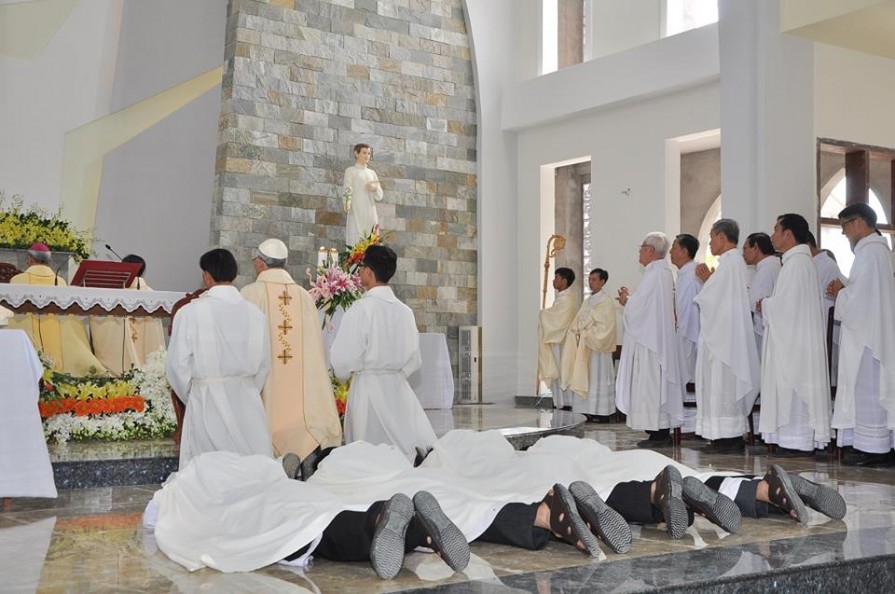 ĐAN VIỆN PHƯỚC VĨNH : HỒNG ÂN CHÚA NHƯ MƯA NHƯ MƯA