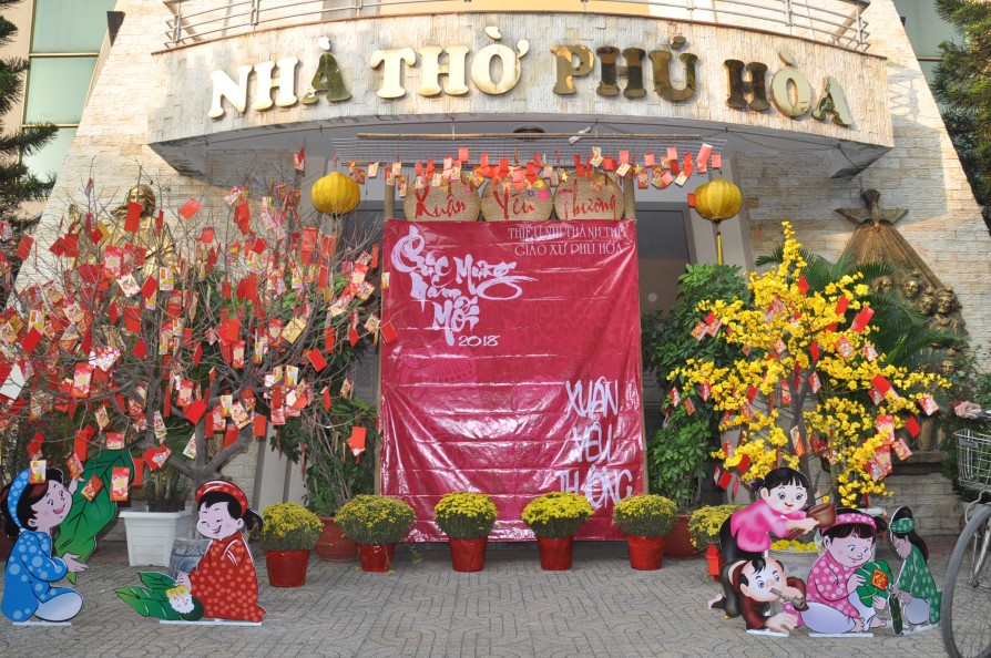 Thiếu nhi Thánh Thể  tham dự hội chợ Xuân 2017