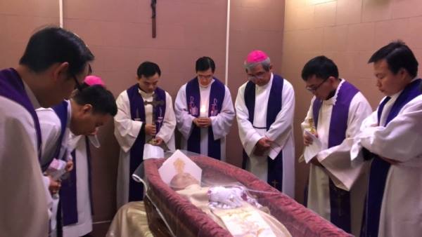 Nghi thức tẩn liệm Đức cố TGM Phao lô Bùi Văn Đọc.