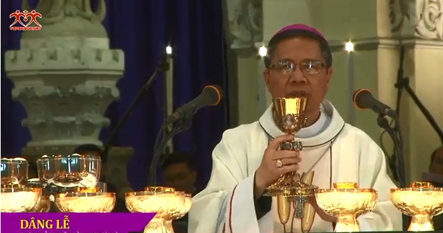 Trực tiếp thánh lễ :Truyền Dầu tại Nhà thờ Đức Bà Sài Gòn