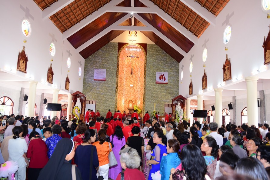 KHÁNH THÀNH NHÀ THỜ THẠNH PHƯỚC : HỒNG ÂN THIÊN CHÚA BAO LA