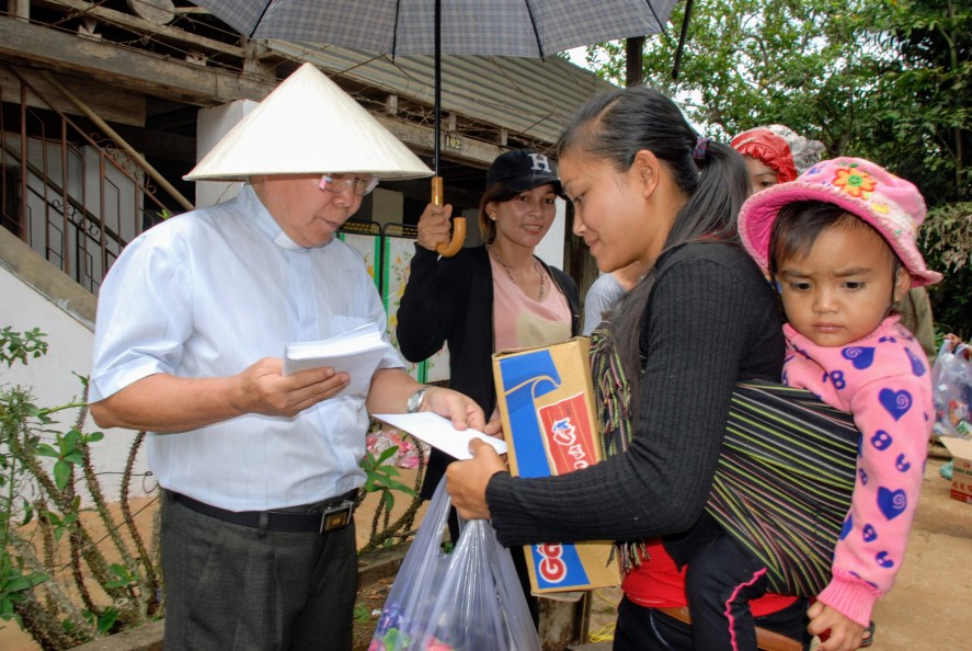Chuyến bác ái tại Giáo xứ Ka La Di Linh