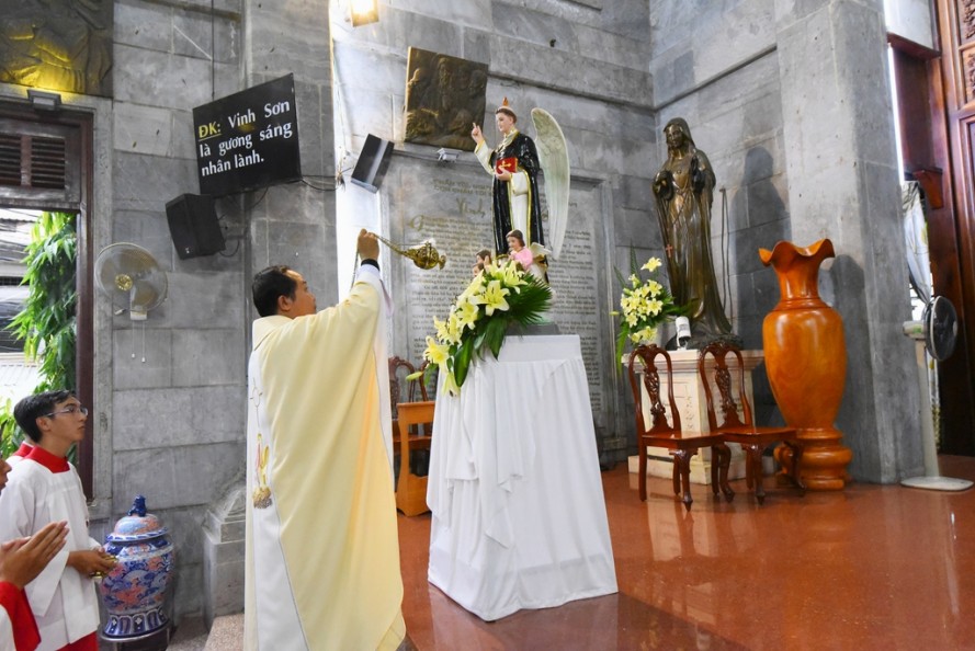 GX Vĩnh Hòa: Giáo họ Vinh Sơn mừng bổn mạng