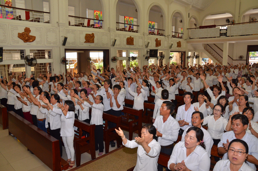 GIÁO PHẬN SÀI GÒN : THÁNH LỄ TẠ ƠN RA MẮT CỘNG ĐOÀN KINH THÁNH CẦU NGUYỆN