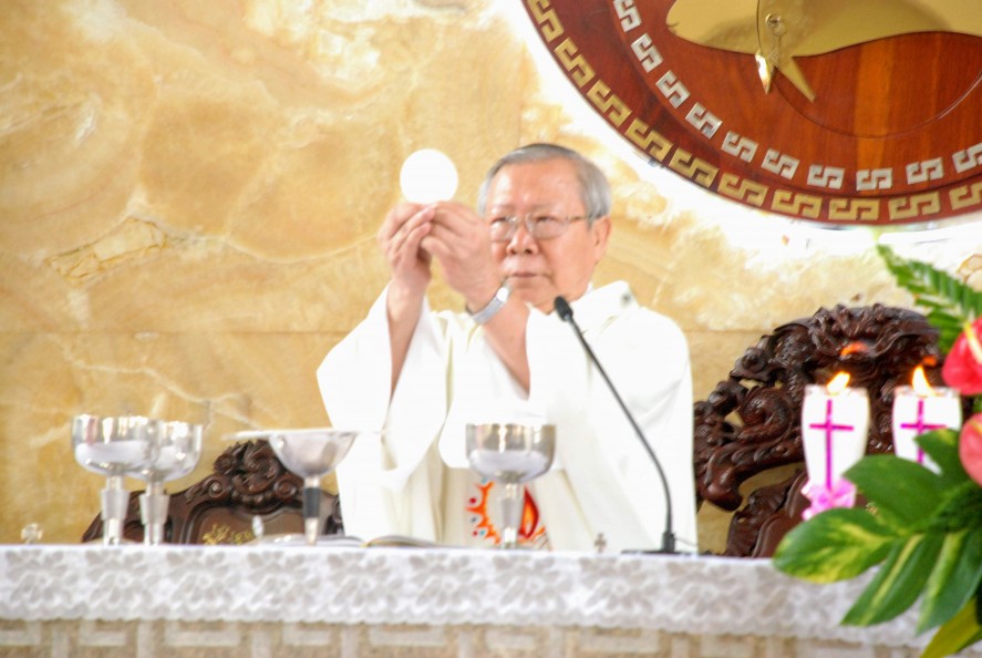 Thánh lễ Kính Mình và Máu Chúa Kitô