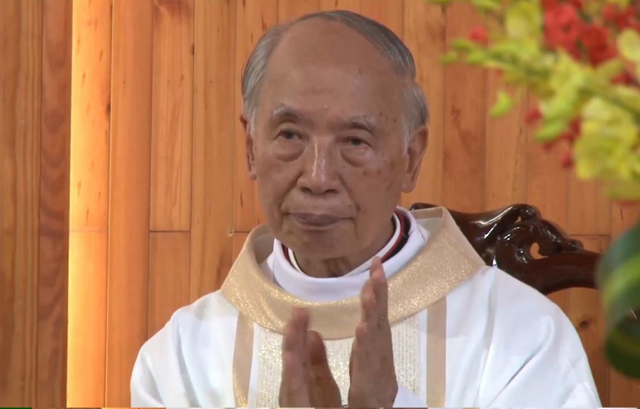 ĐỨC ÔNG VINH SƠN ĐẶNG VĂN TÚ : HỒNG ÂN 50 NĂM TẬN HIẾN