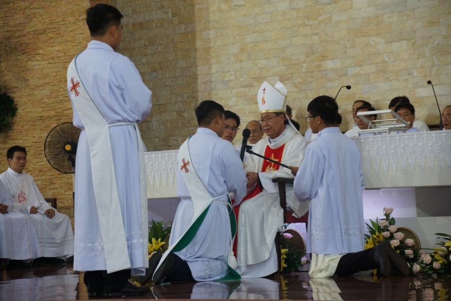 THÁNH LỄ TRUYỀN CHỨC LINH MỤC DÒNG CAMILLO : ANH EM NHỚ GÌN GIỮ, VUN TRỒNG CĂN TÍNH LINH MỤC