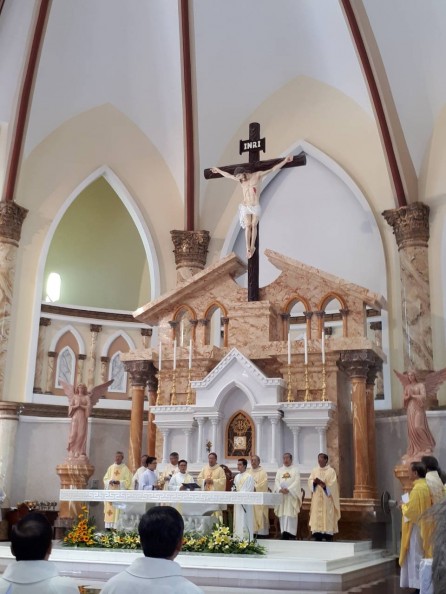 CUNG HIẾN THÁNH ĐƯỜNG GIÁO XỨ ĐÔNG QUANG : NIỀM VUI CỦA ĐỨC CHÚA LÀ THÀNH TRÌ BẢO VỆ ANH EM