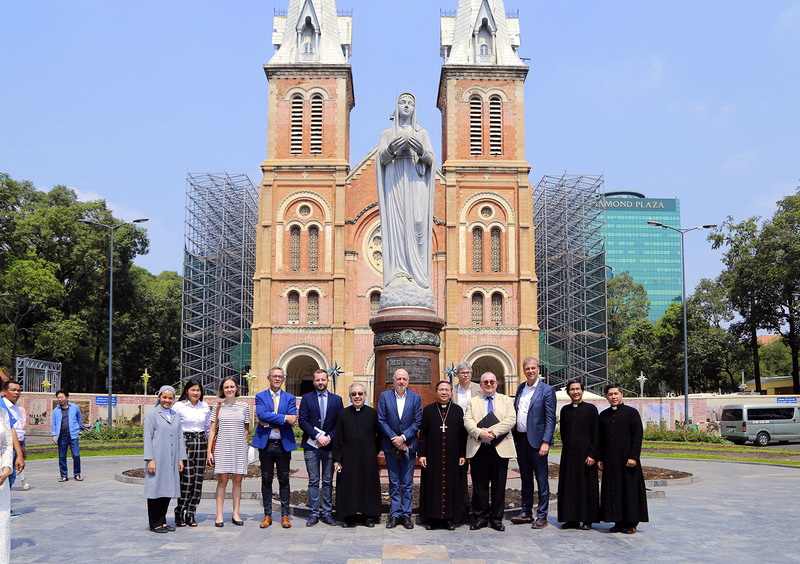 Nhà thờ chánh tòa Đức Bà Sài Gòn: Cuộc viếng thăm của phái đoàn quốc hội Bỉ