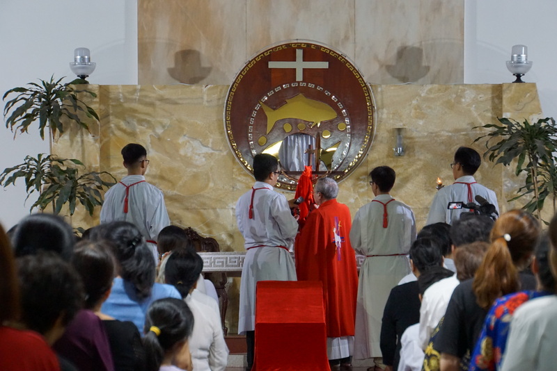 NỤ HÔN SÂU CHO THÁNH GIÁ