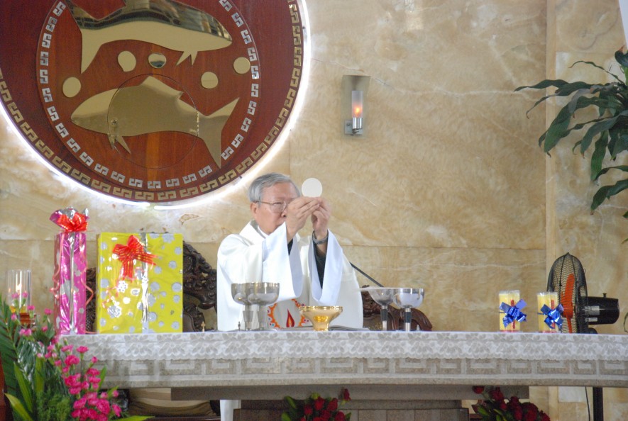 Thánh lễ Ban Bí Tích Thánh Thể lần đầu