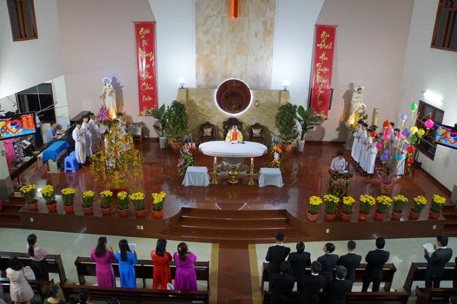 THÁNH LỄ ĐÓN GIAO THỪA TẠI GX PHÚ HÒA 2020