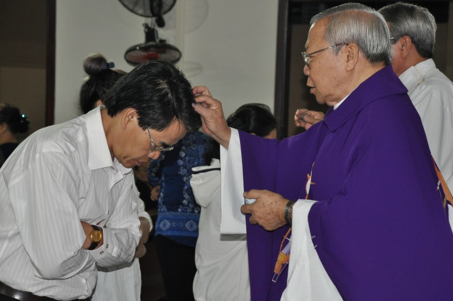 THÁNH LỄ TRO: KHỞI ĐẦU MÙA CHAY THÁNH NĂM 2020