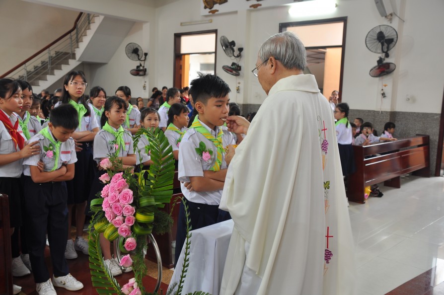 Thánh Lễ Mình và Máu Chúa Kitô : Bổn mạng Xứ Đoàn Thiếu Nhi Thánh Thể Phú Hòa