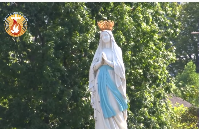 Hàng triệu người Âu Châu rước kiệu mừng Đức Mẹ Lên Trời. Cảnh tượng ngoạn mục ở Luxembourg và Lộ Đức